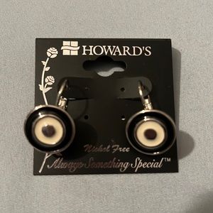 NWT Howard’s nickel free earrings